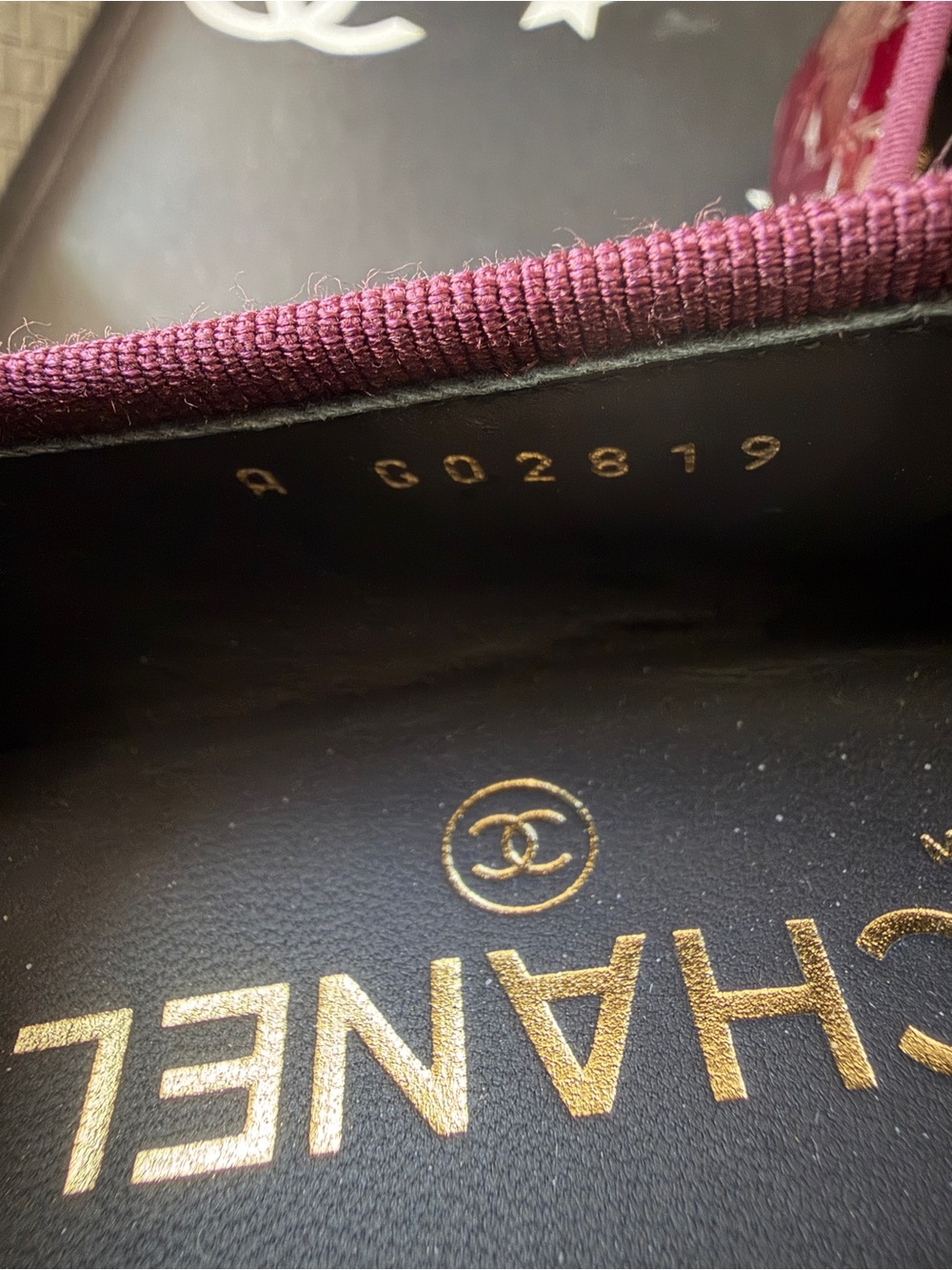 Chanel 26A Burgundy Croc Embossed Patent Metiers Black Cap Toe Ballet Flats 41 - Picture 15 of 17